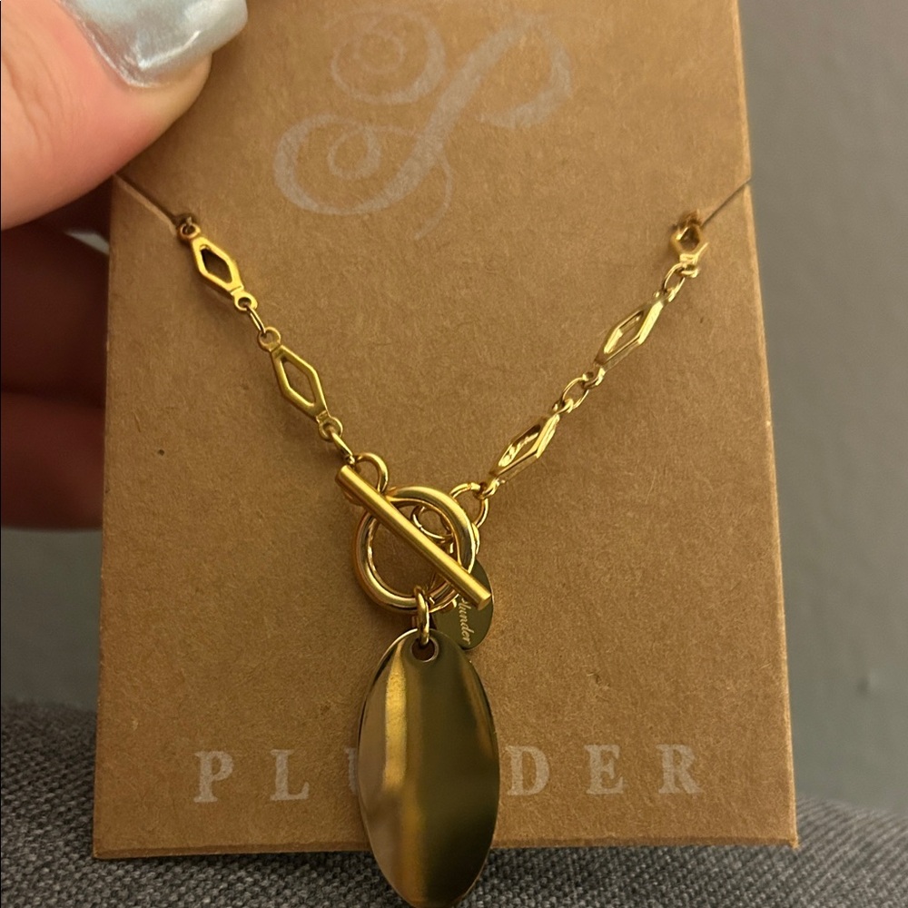 NWT Plunder Gold Oval Toggle Pendant Necklace